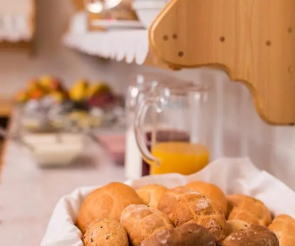 Maria Bed & Breakfast 4*