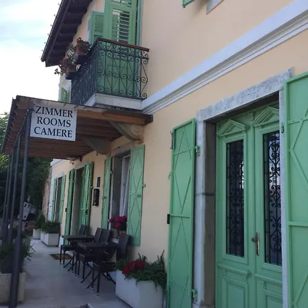 Maria Bed & Breakfast 4*